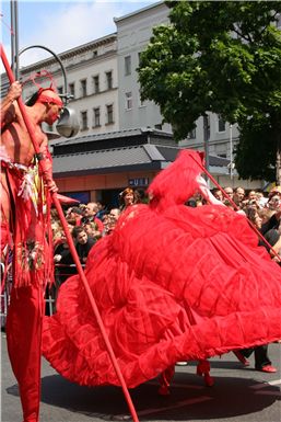 Download ==> Karneval-der-Kulturen_2010_030.zip