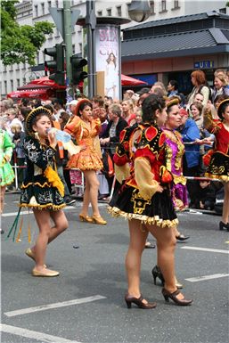 Download ==> Karneval-der-Kulturen_2010_060.zip