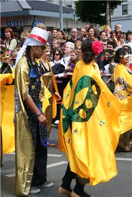 Download ==> Karneval-der-Kulturen_2010_068.zip