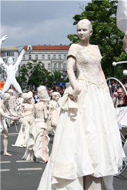 Download ==> Karneval-der-Kulturen_2010_071.zip