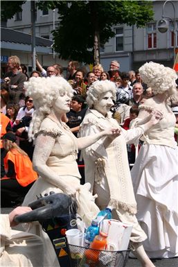 Download ==> Karneval-der-Kulturen_2010_072.zip