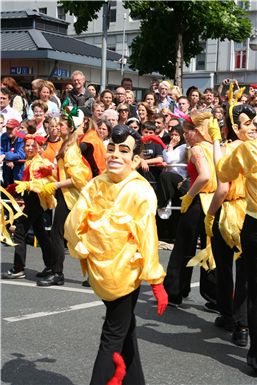 Download ==> Karneval-der-Kulturen_2010_111.zip